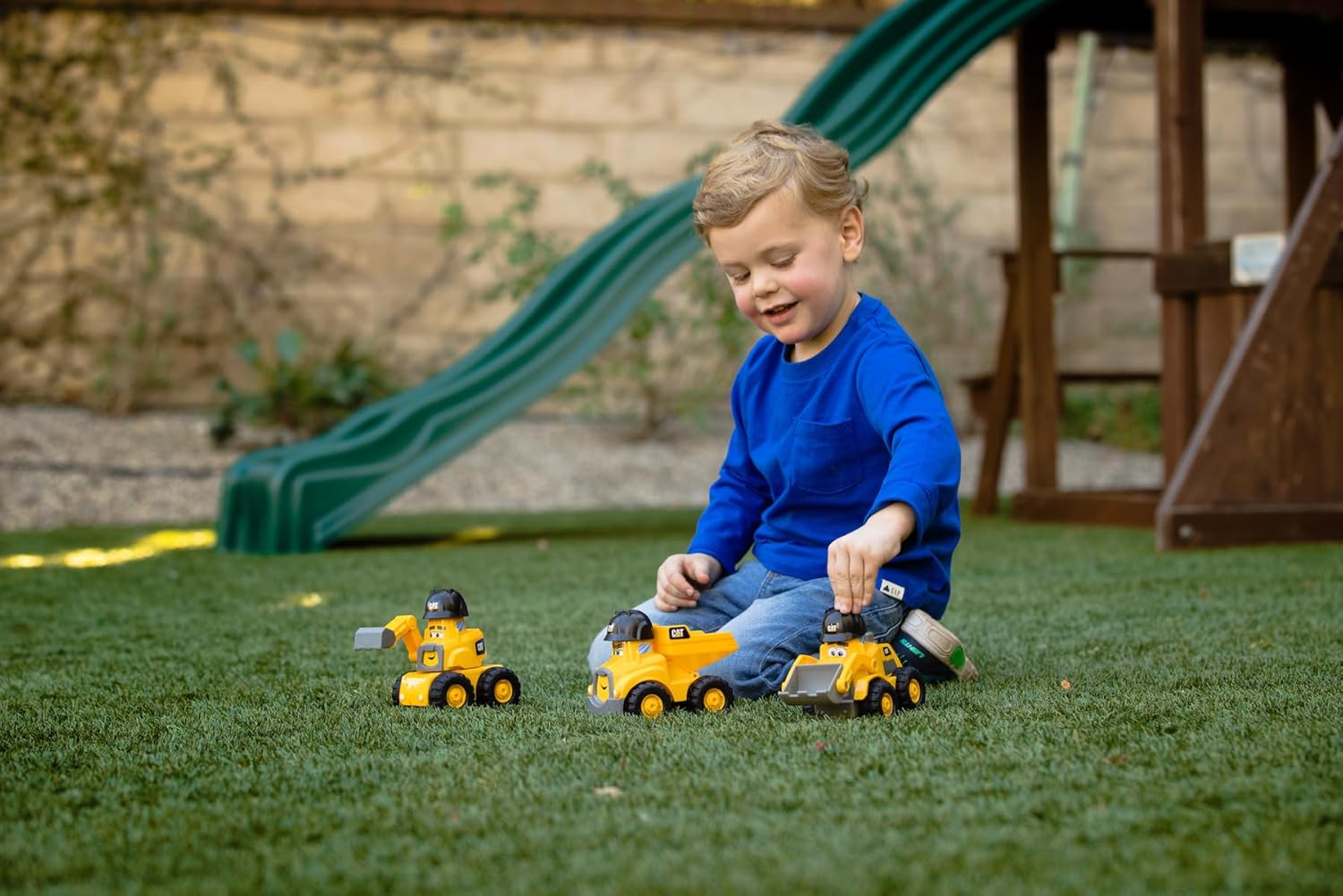 CAT Junior Crew Workin' Pals Wheel Loader, Yellow Construction Toy Vehicle with Moving Parts, 5 Inch