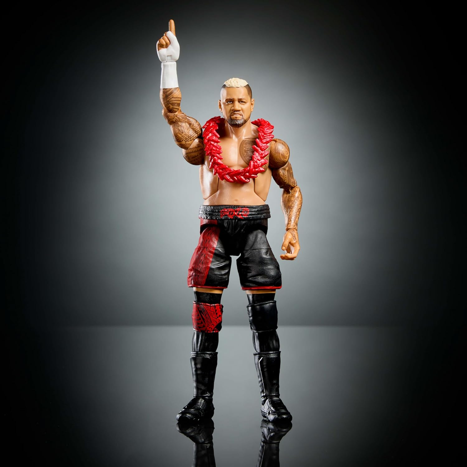 Mattel WWE Elite Collection Top Picks Action Figure & Accessories Set, Sola Sikoa 6-inch Collectible with Swappable Hands, Ring Gear & 25 Articulation Points
