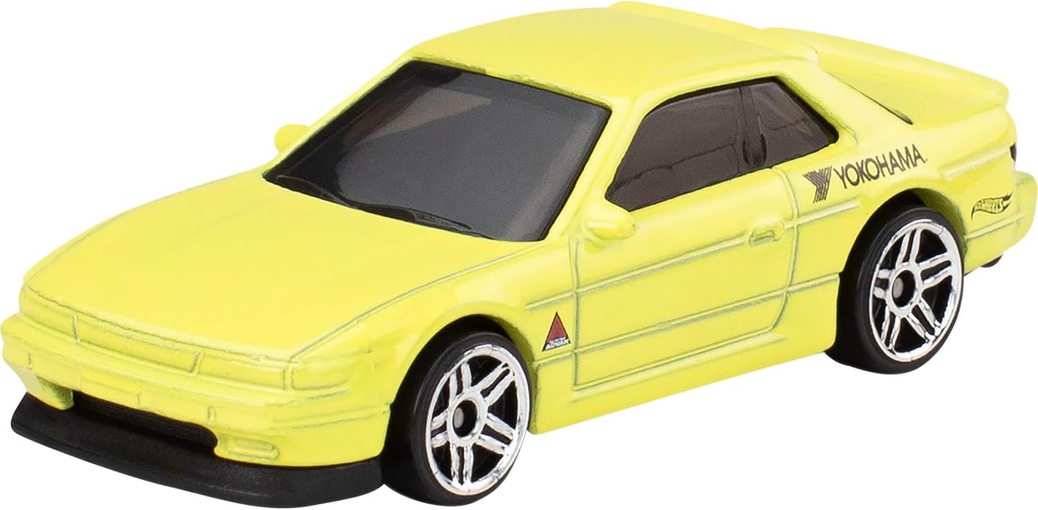 Hot Wheels Fast & Furious Toy Cars, Set of 5 1:64 Scale Die-Cast Vehicles Inspired By & Seen in the Fast Movies