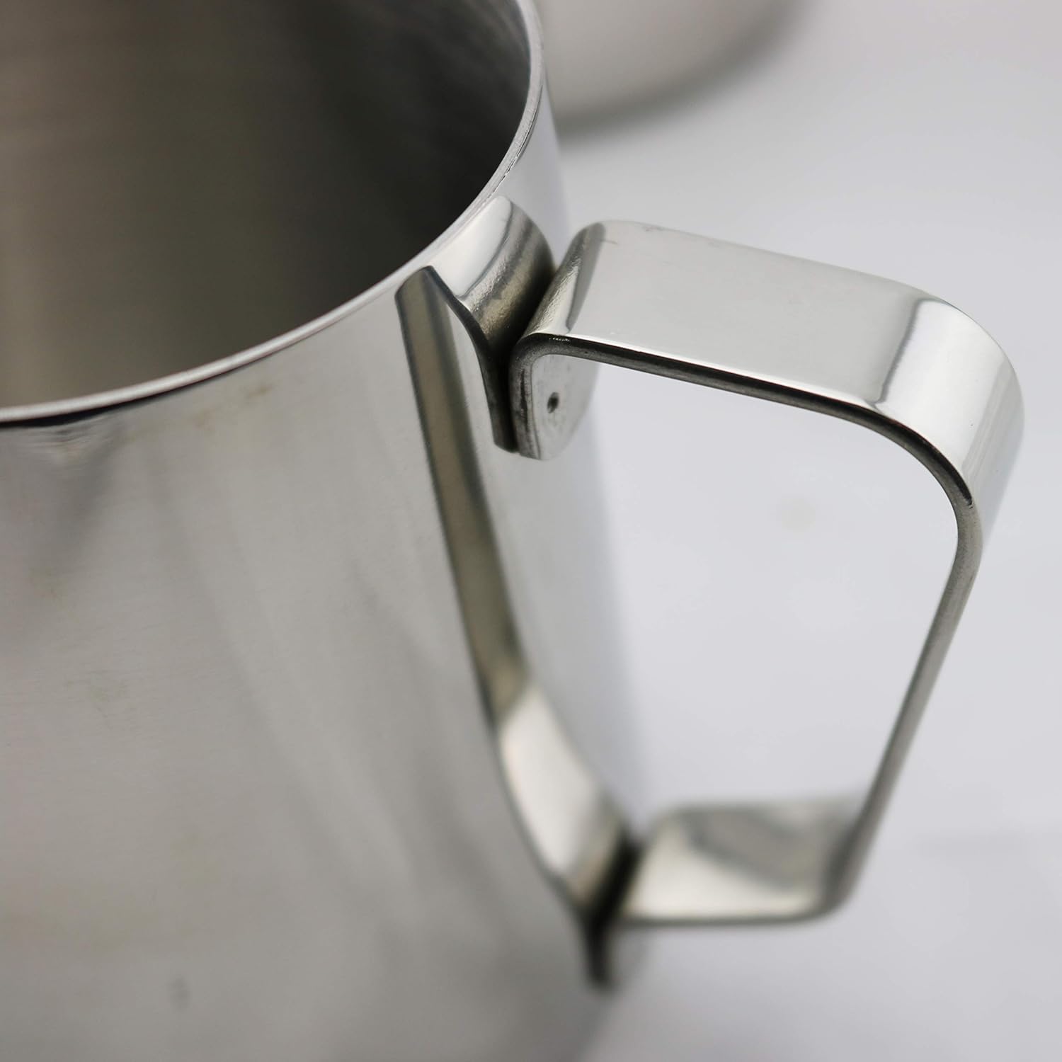 BrewGlobal Rhinoware Professional Milk Pitcher, Stainless Steel 32 oz (RHMJ32oz)