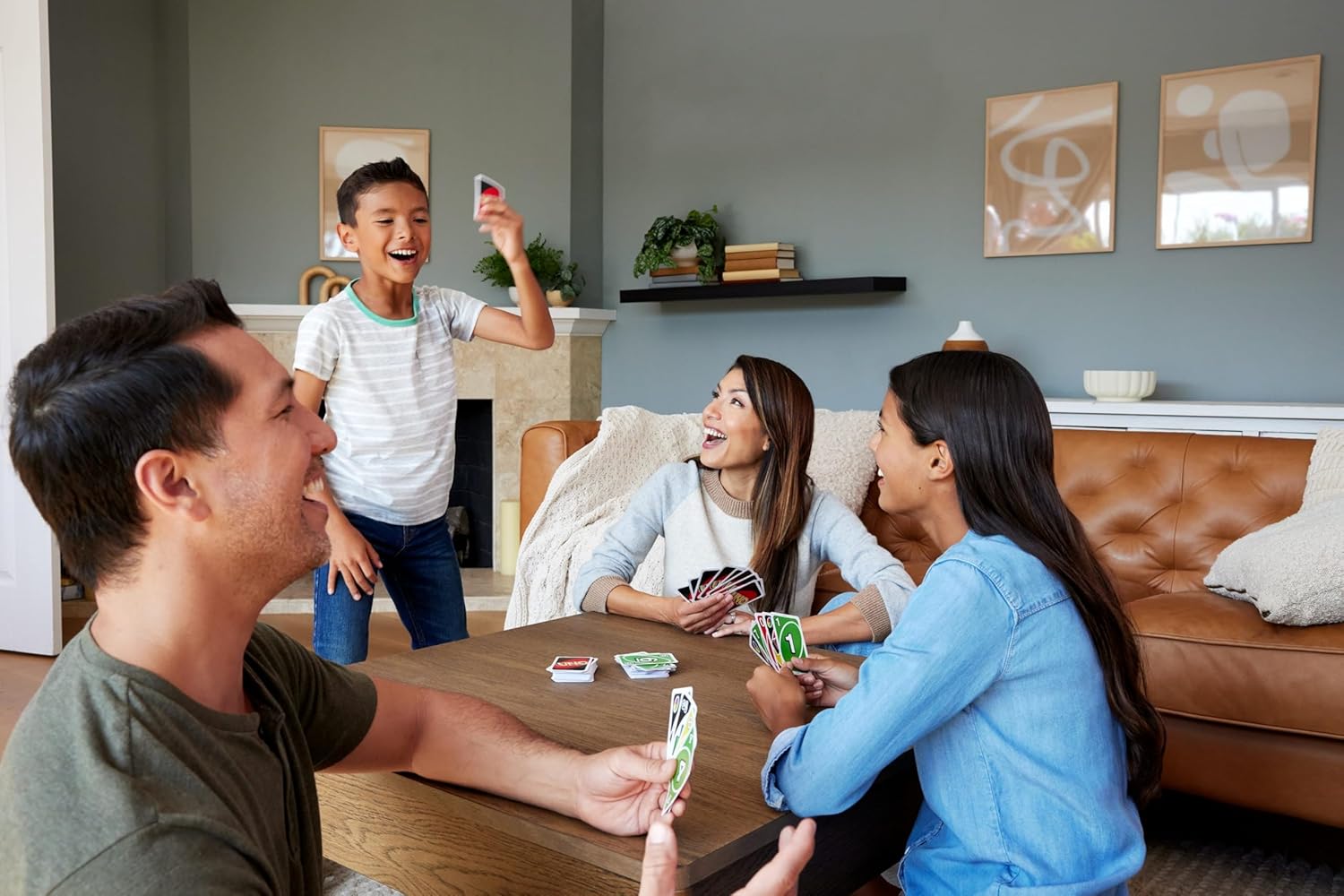 Mattel Games UNO Color & Number Matching Card Game for 2-10 Players Ages 7Y+